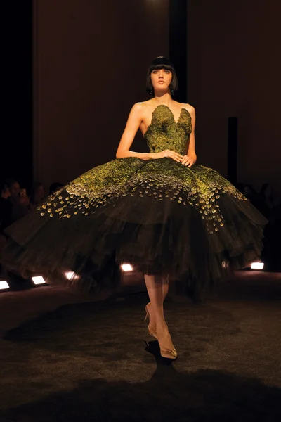 Look 28